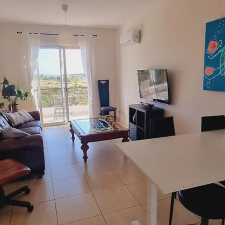 Ancient - Cozy Place Next To The Sea, Marina, Historical Sites, Buses, Mall, And Market Apartament Pafos