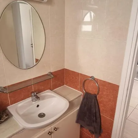 Apartament Ancient - Cozy Place Next To The Sea, Marina, Historical Sites, Buses, Mall, And Market Pafos